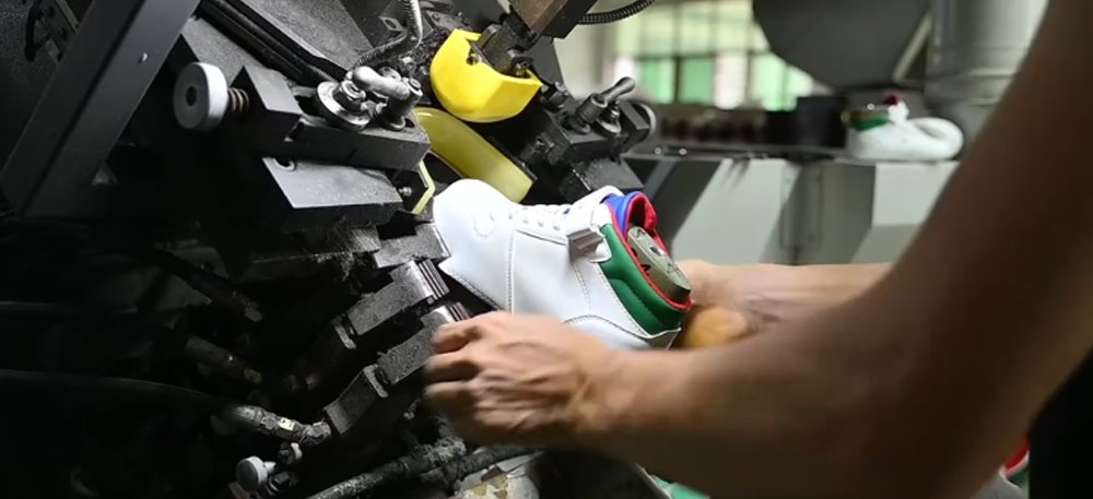 Okeshoe Chinese Sneaker Manufacturer Precision Lean Manufacturing
