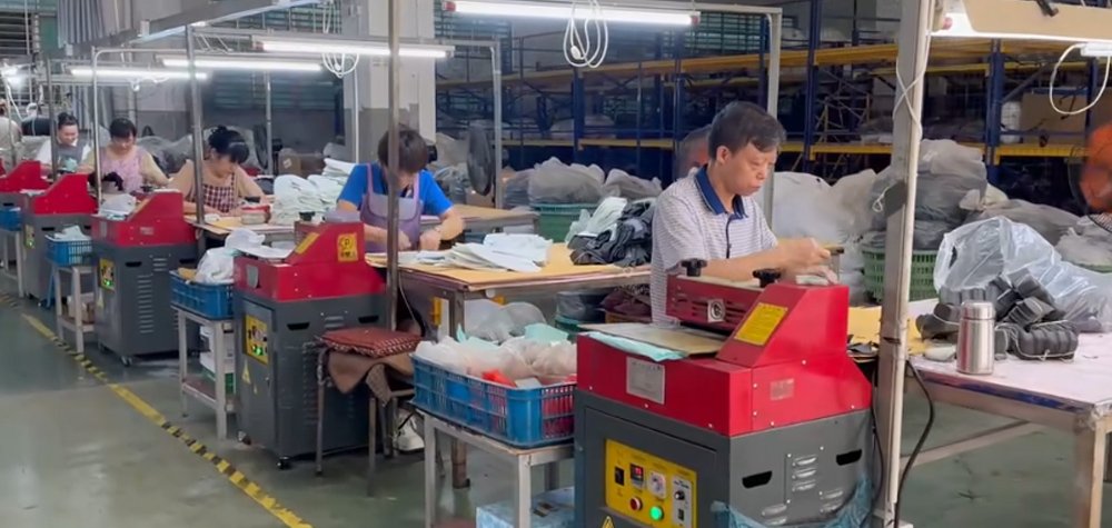 Okeshoe Sneakers Factory 