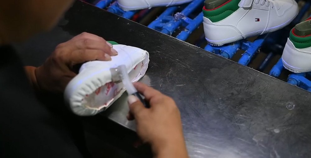 Custom Sneakers Factory Production Technology